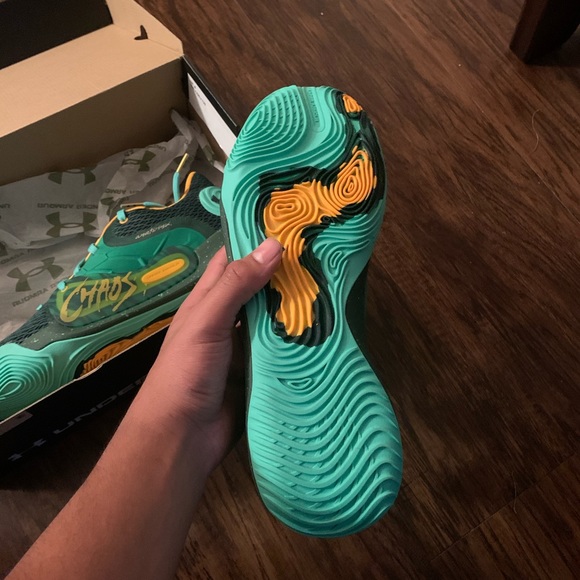 COPY - BRAND NEW UNDER ARMOUR SHOES - Picture 9 of 11